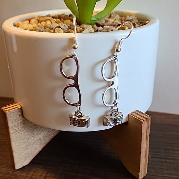 Handmade‎ Eyeglass & Book Dangle Drop Earrings Silver Tone Ladies NWOT School - Picture 1 of 10